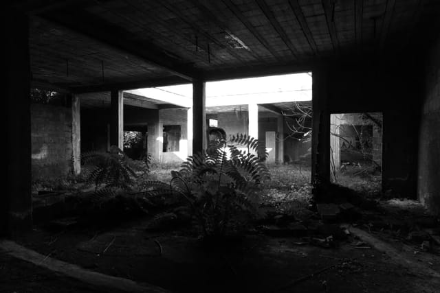 project 6 piscina/inside4 Picture
