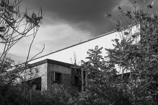 project 6 piscina/outside1 Picture
